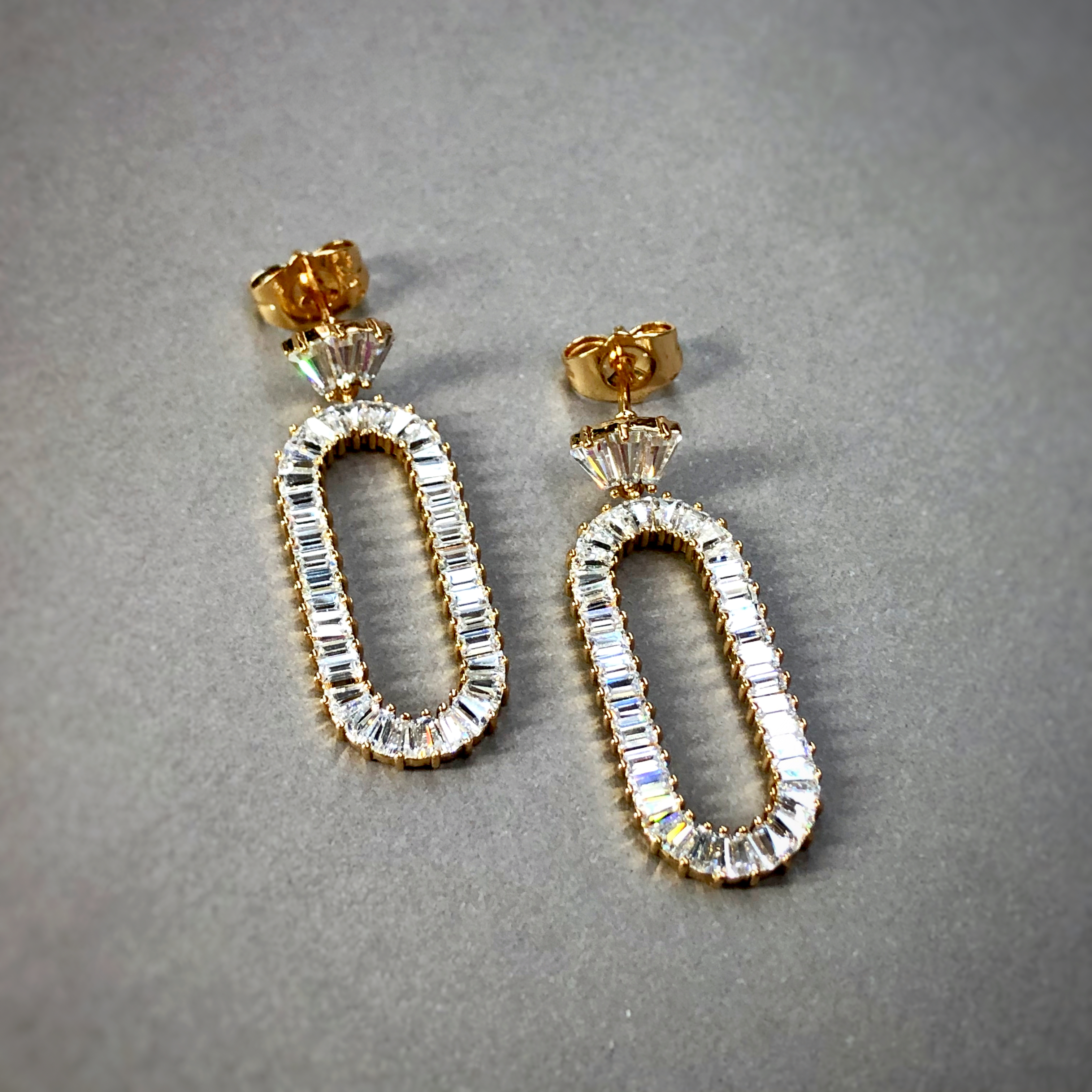 Gold Drop Earrings | SpeedRegalo Gift Delivery